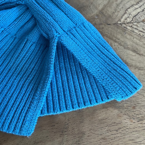 Cropped Crew Neck Sweater by LA Hearts ✨ Blue, Ribbed Fabric, Long Sleeve - Picture 7 of 11